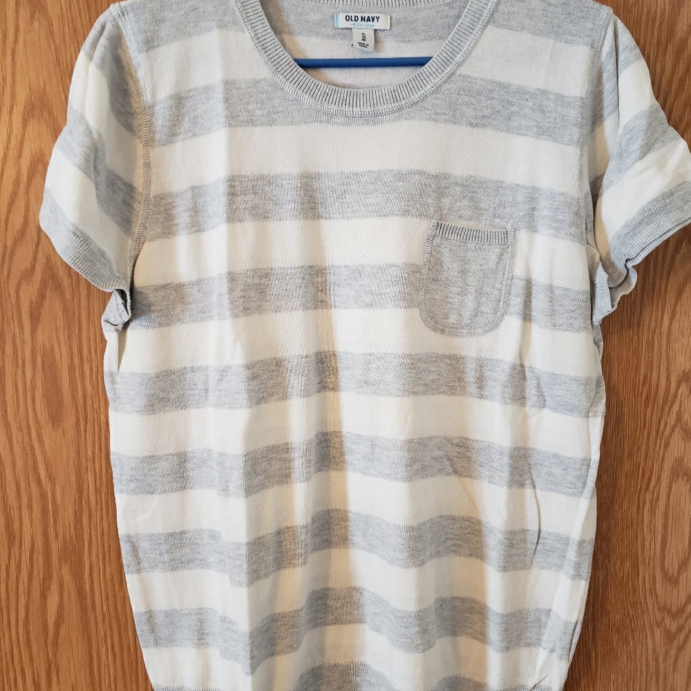 Old Navy T shirt Sweater